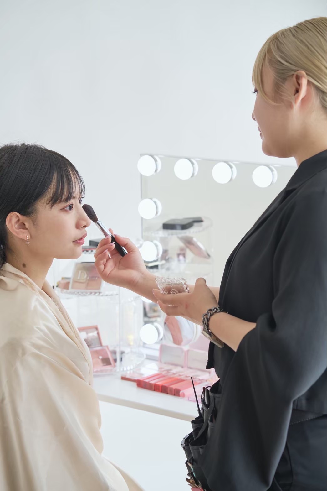 RALME HOUSEのメイク施術中